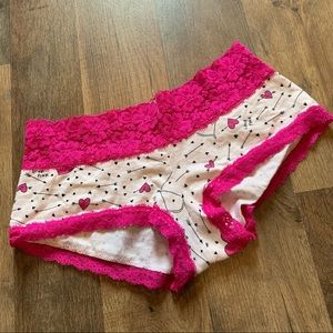 VS PINK Vintage Cupid's Arrow lace Boy short Panty